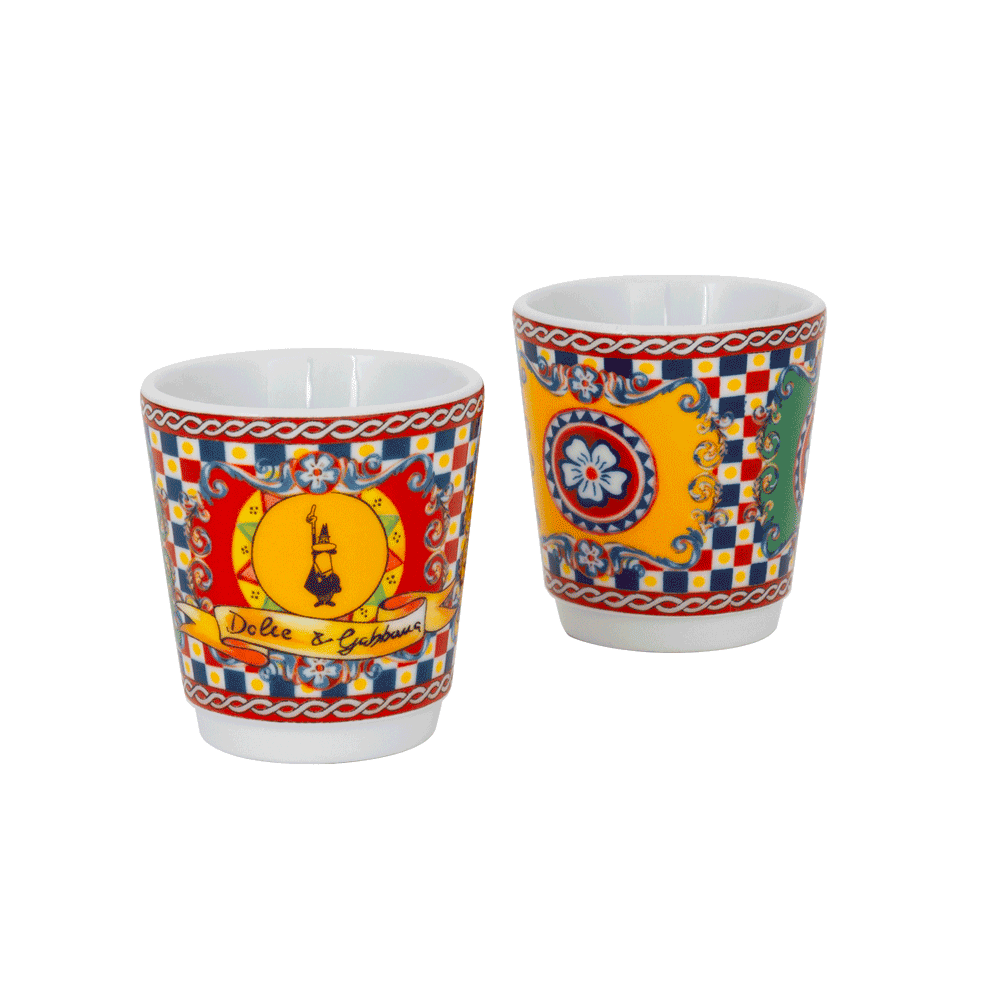 Bialetti Dolce & Gabbana Box Set Moka Express Carretto Siciliano za 2 šoljice, 2 porcelanske šoljice i 2 zlatne kašičice.