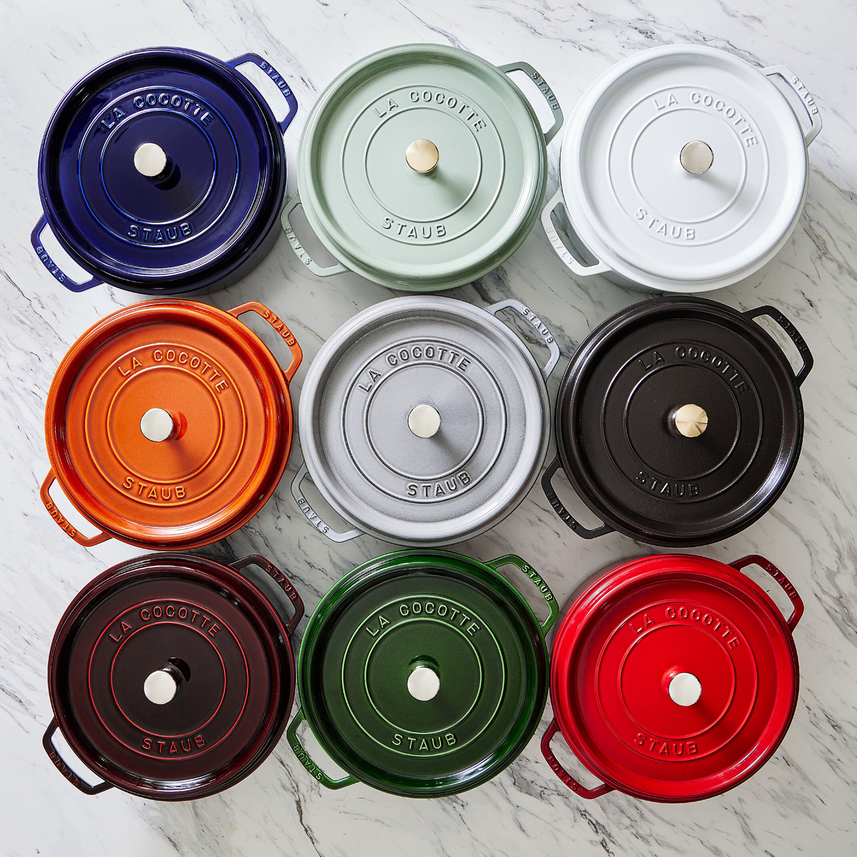 Staub La Cocotte 24 cm Cherry gusana šerpa s poklopcem