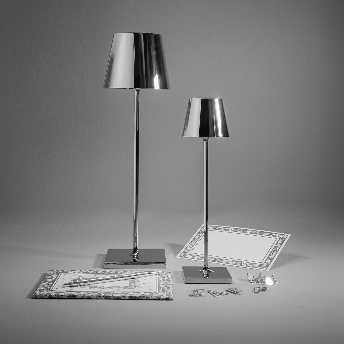 Zafferano Poldina micro stolna lampa