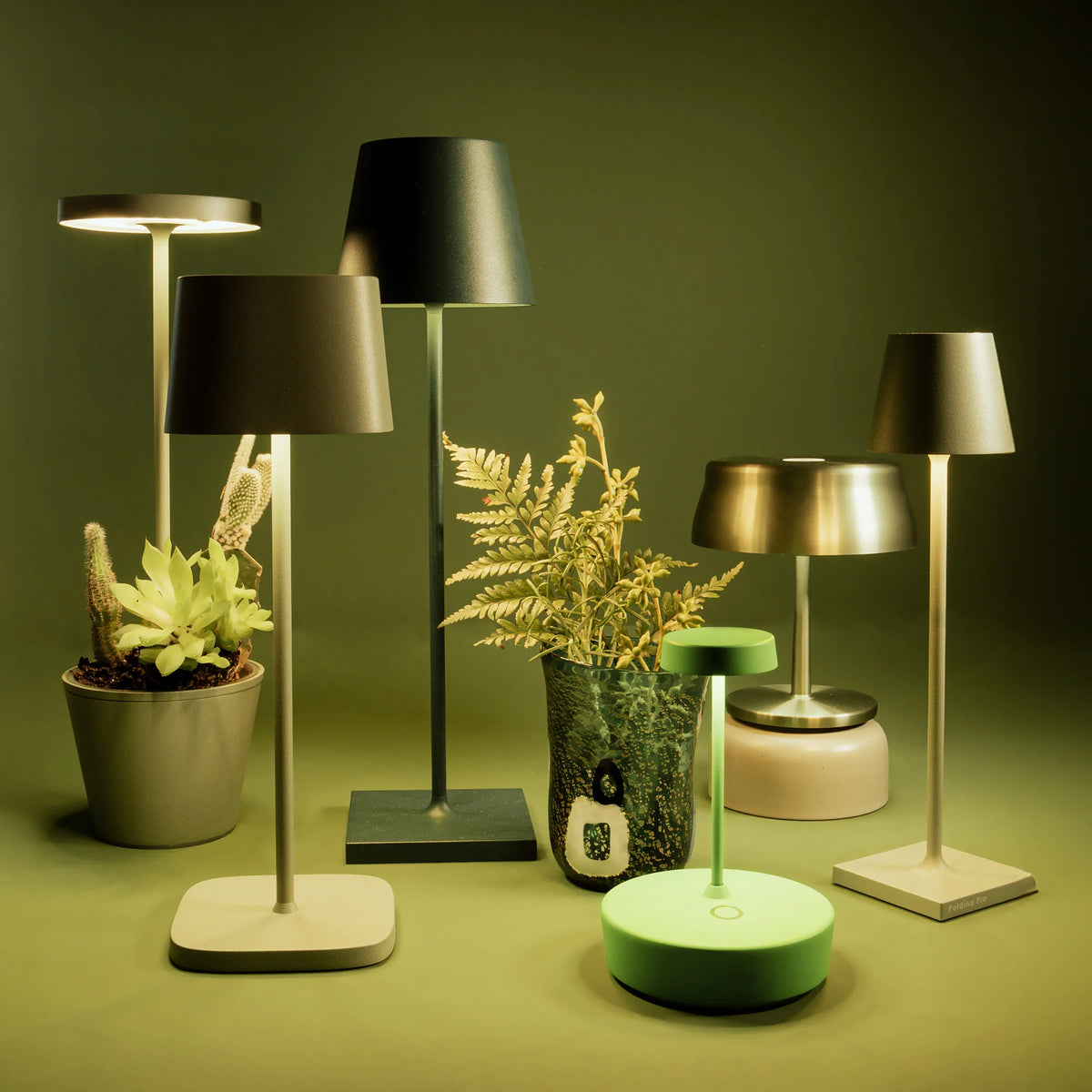 Zafferano Poldina micro stolna lampa