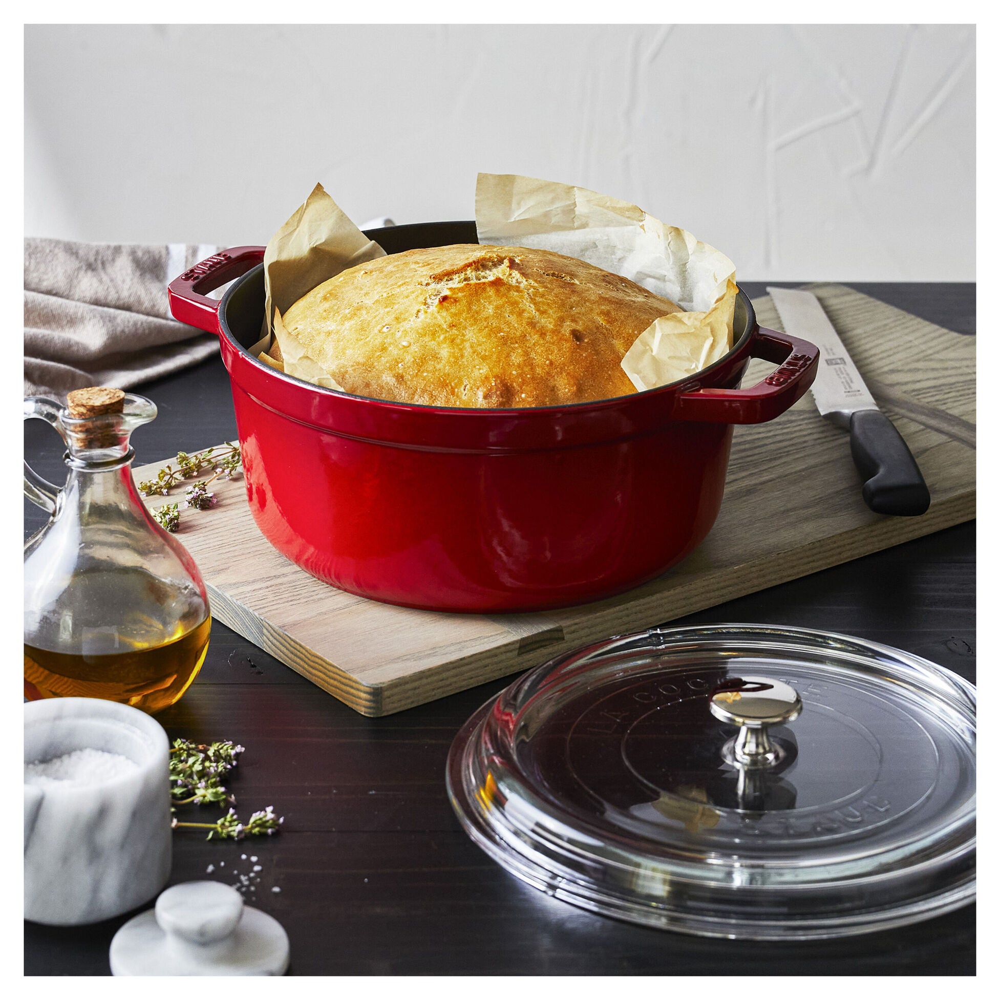 Staub La Cocotte 24 cm Cherry gusana šerpa s poklopcem