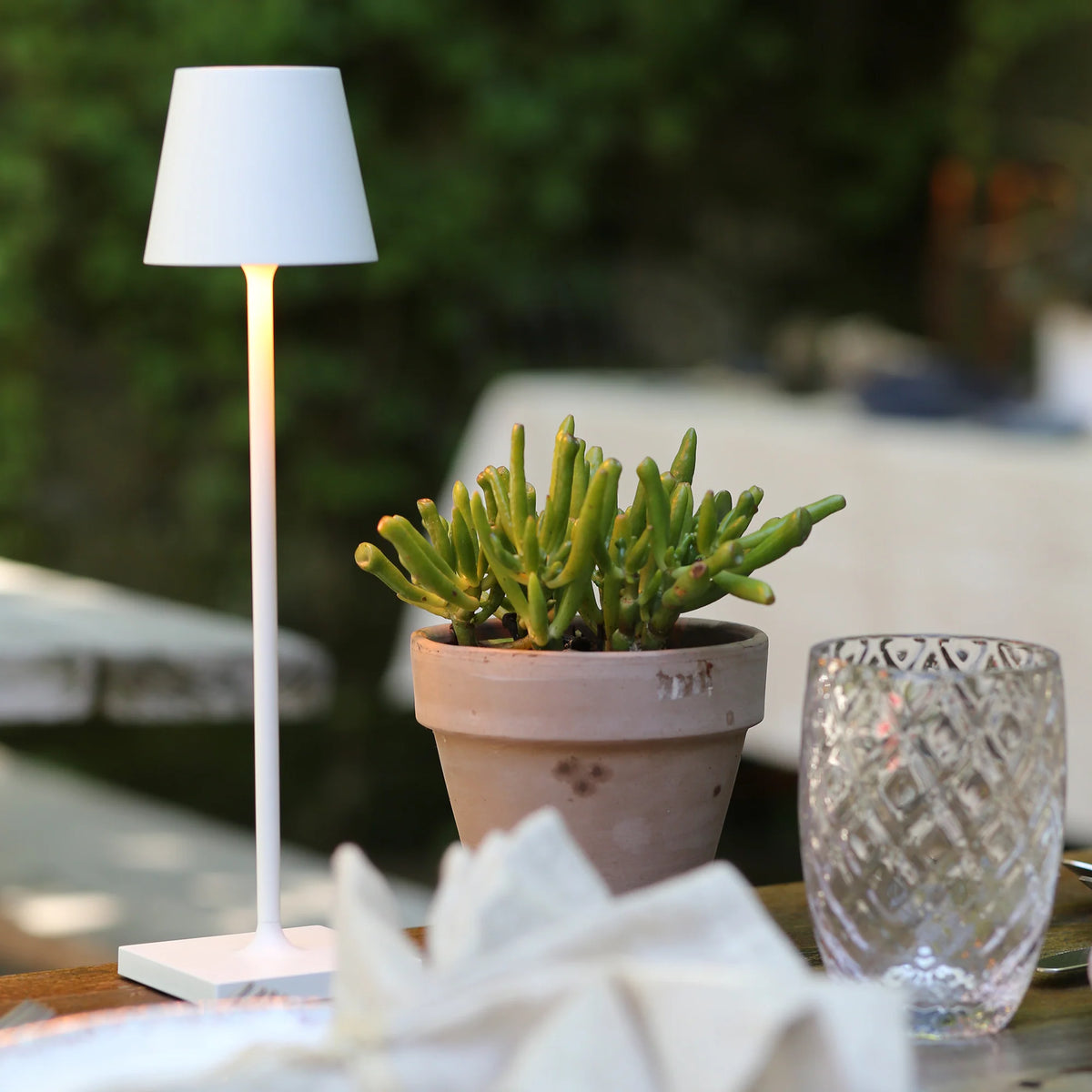 Zafferano Poldina micro stolna lampa