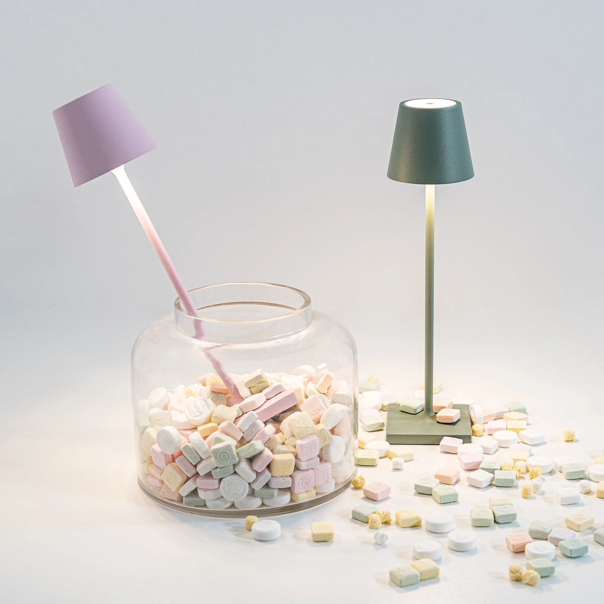 Zafferano Poldina micro stolna lampa