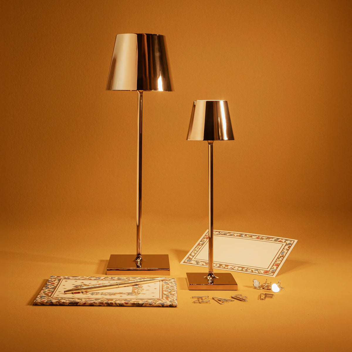 Zafferano Poldina micro stolna lampa