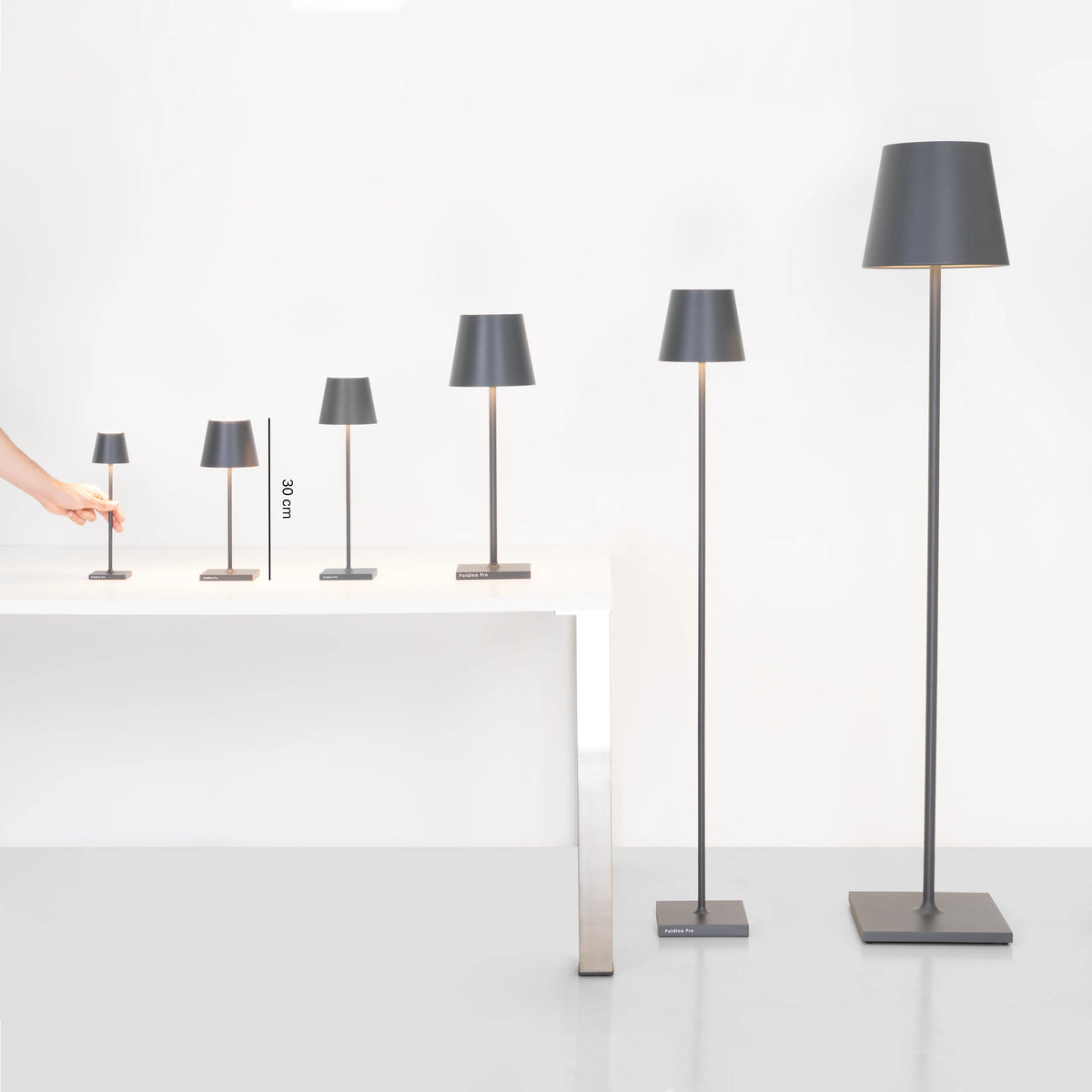 Zafferano Poldina mini stolna lampa